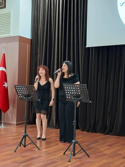 Selçuk Üniversitesi Rus Dili ve Edebiyatı Bölümünde Mezuniyet Coşkusu